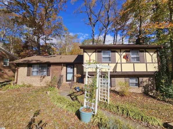 5 Nova St, Taylors, SC 29687