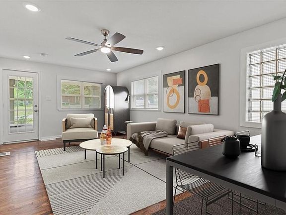 4th image of 5619 Clark St