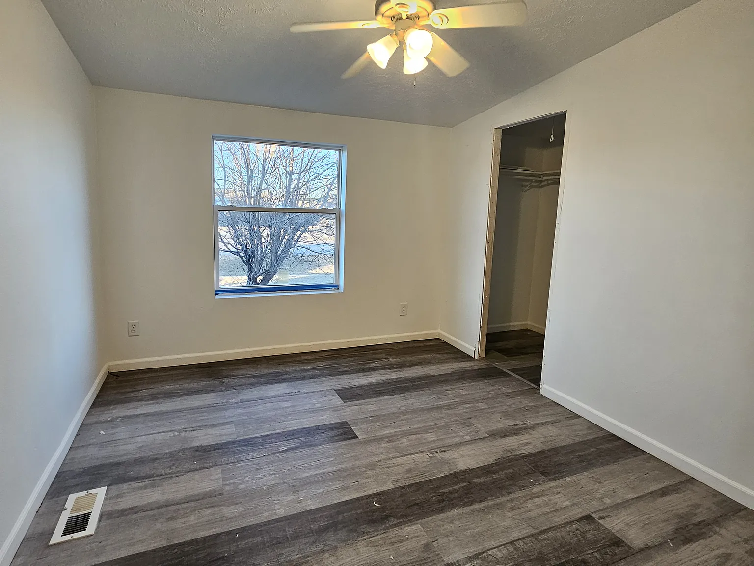 3 bed, 1404 sqft, $2,000 — Photo 2