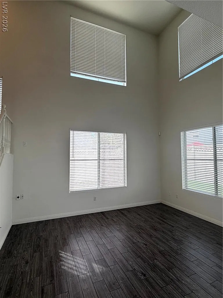 3 bed, 2.5 bath, 1505 sqft, $1,995 — Photo 3