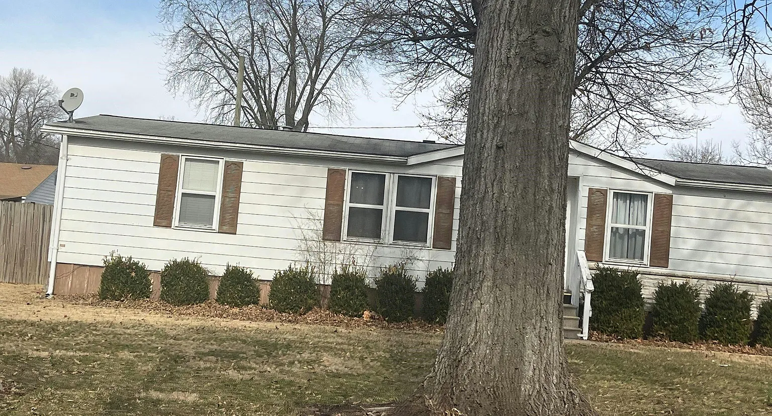 4911 Hills St photo 1