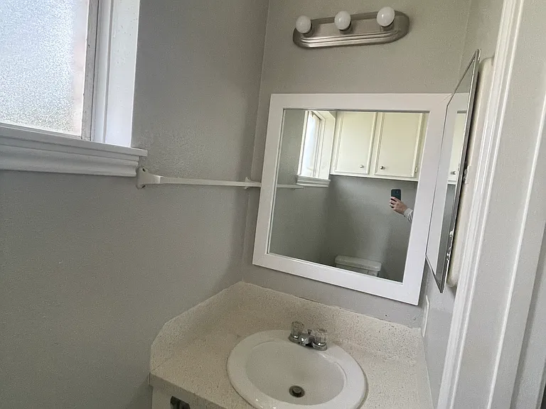 1/2 bath in primary suite