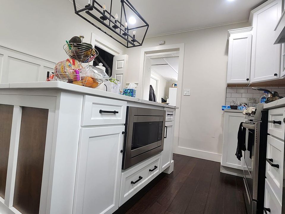 1st image of 2717 N Richmond St #2