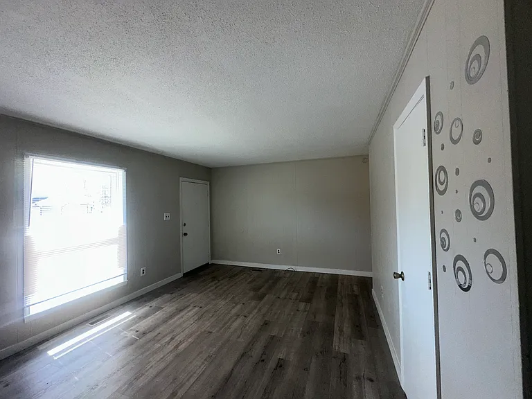 306 N Discovery St #D — Photo 8