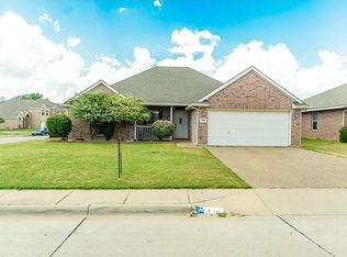 7001 Cattle Dr, Fort Worth, TX 76179