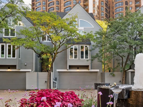 23 Greenway Gables, Minneapolis, MN 55403