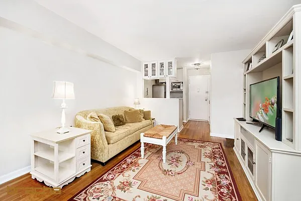 Sold by Keller Williams NYC | media 14