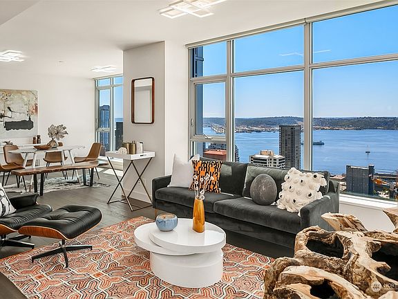 4th image of 588 Bell Street #3806