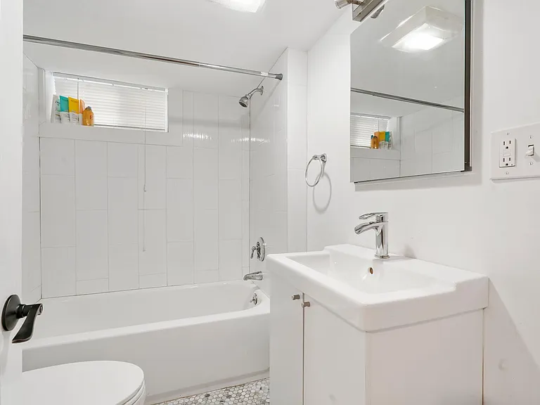 3 Everett St #B — Photo 7