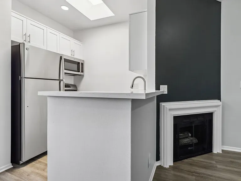 1223 Federal Ave — Photo 18