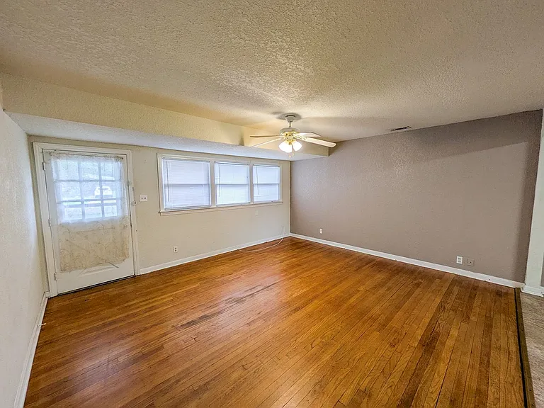 306 Bridal Wreath Ave — Photo 3