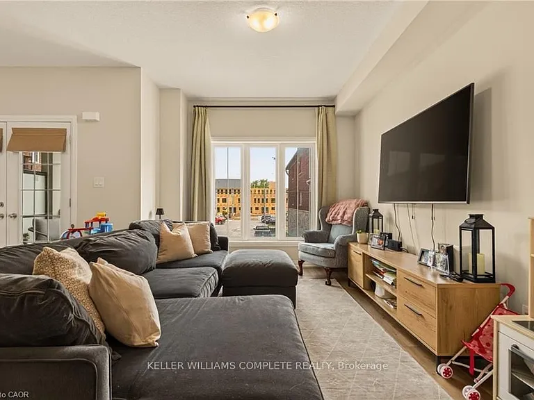 677 Park Rd N #156 — Photo 5