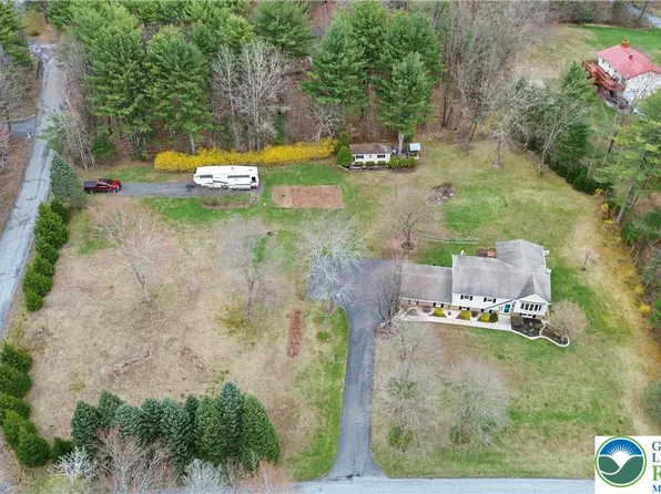 533 Rolling Pines Dr, Saylorsburg, PA 18353