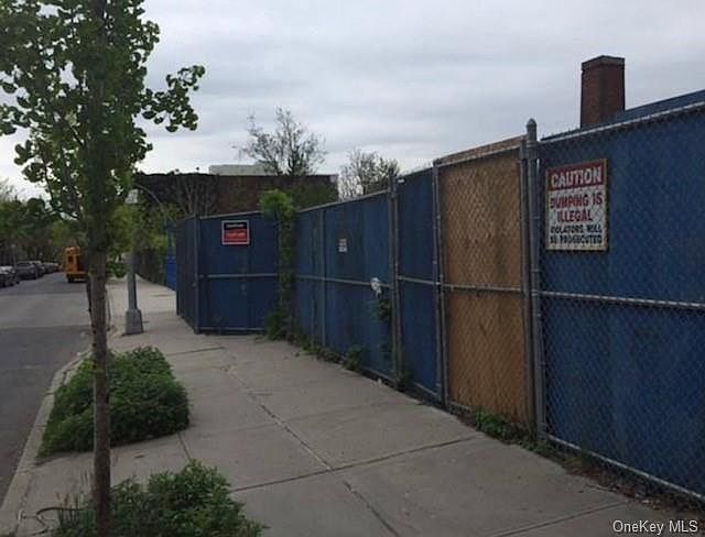 1st image of 895 Eagle Ave