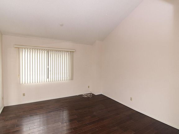 4th image of 635 E Angeleno Ave