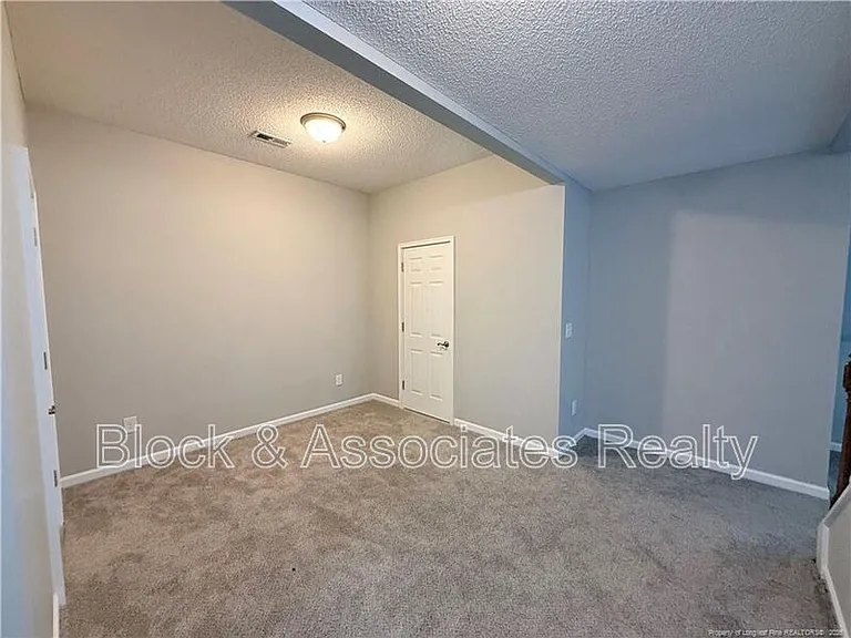 455 Crusaders Dr — Photo 16