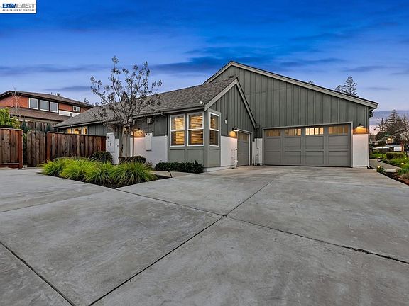 4th image of 580 Boyd Rd