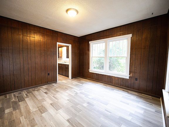 5th image of 424 Dolphin Ave