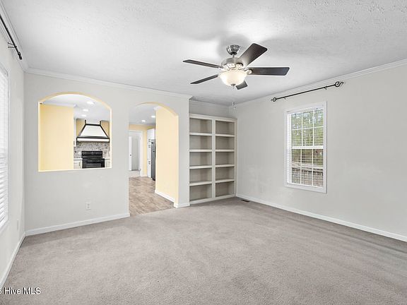 3rd image of 184 Copperhead Ln