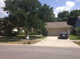 2065 Shadow Pine Dr, Brandon, FL 33511