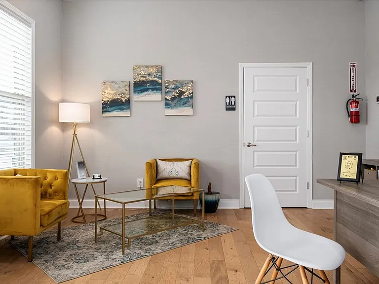 360 Luxury Townhomes — Photo 19
