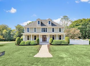 327 Lucille St, Fairfield, CT 06825