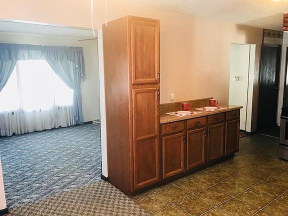5th image of 98 Rosemary Ln