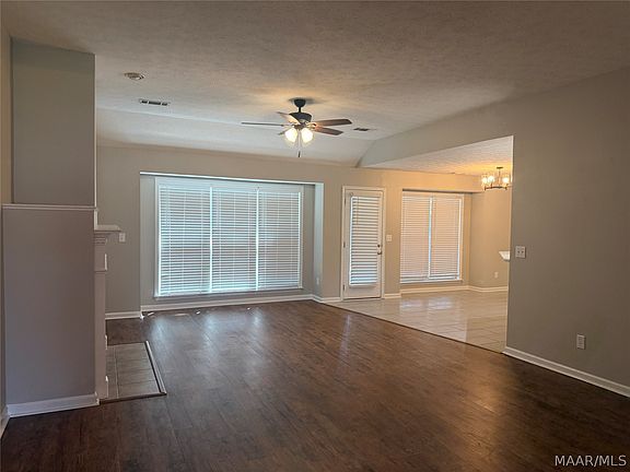 3rd image of 1136 Hallwood Ln