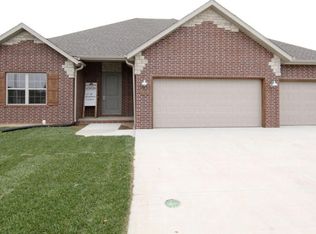 5682 E Gatehouse Dr, Strafford, MO 65757