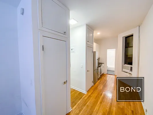 Rented by Bond New York | media 22