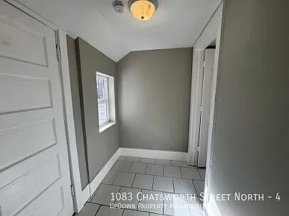 1083 Chatsworth St N #4 — Photo 6