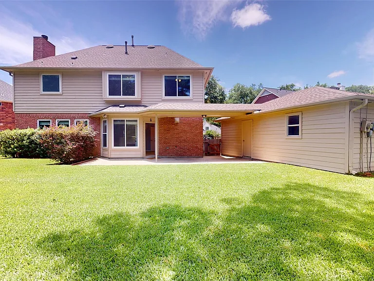 23027 Lodgepoint Dr — Photo 21