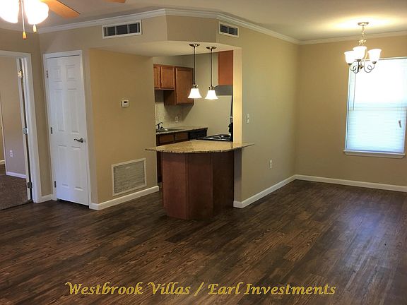 Living Room / Kitchen