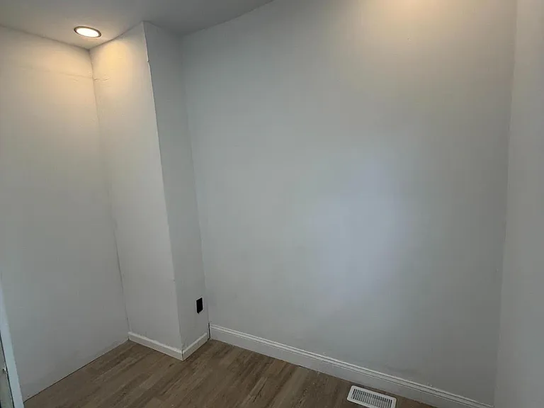 2409 W Harold St — Photo 11