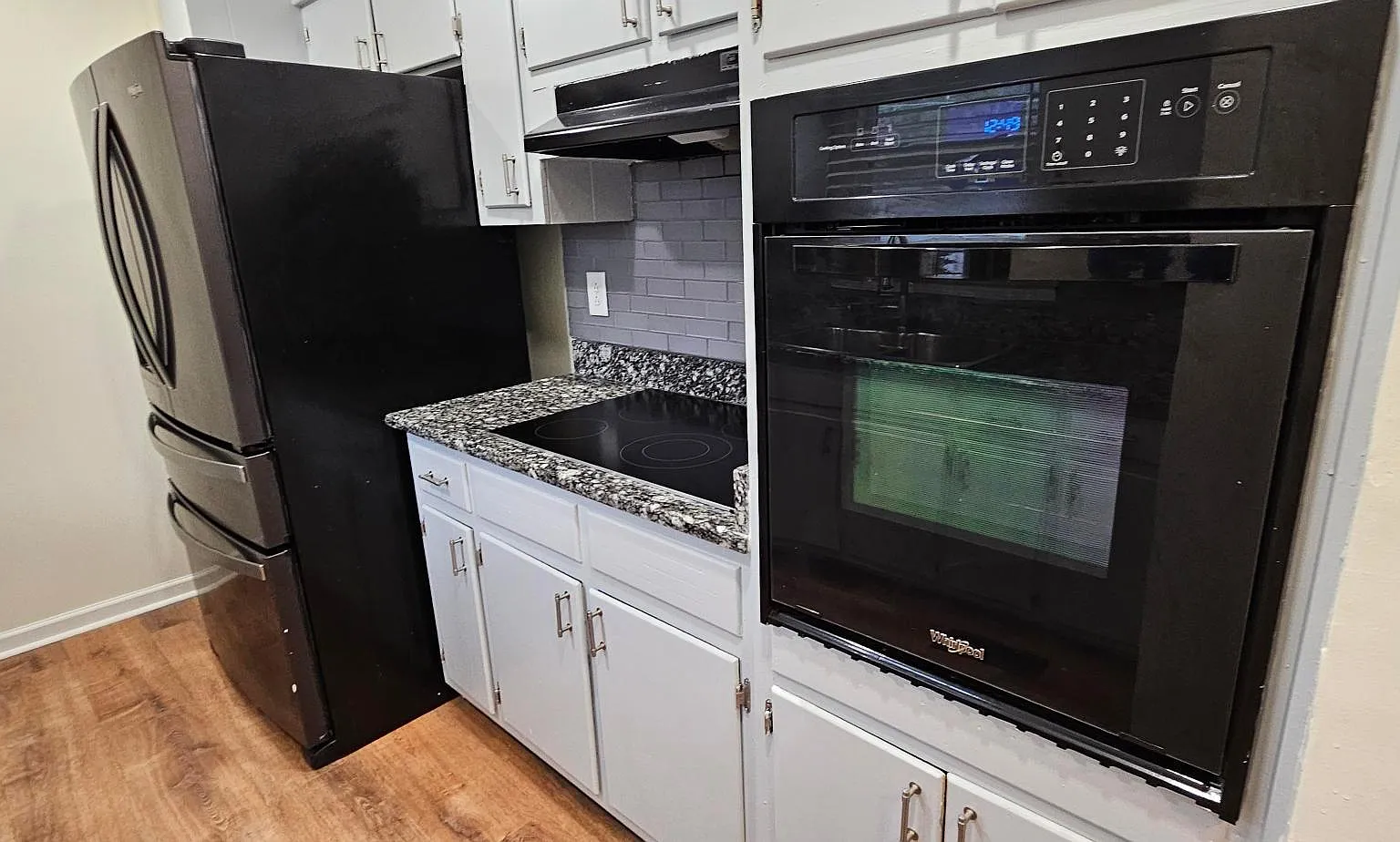 3 bed, 1.5 bath, 1450 sqft, $1,800 — Photo 3
