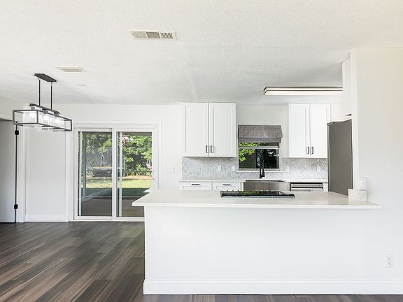 5th image of 3413 Bowman Dr