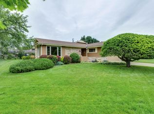 20 Queens Ct, Racine, WI 53402