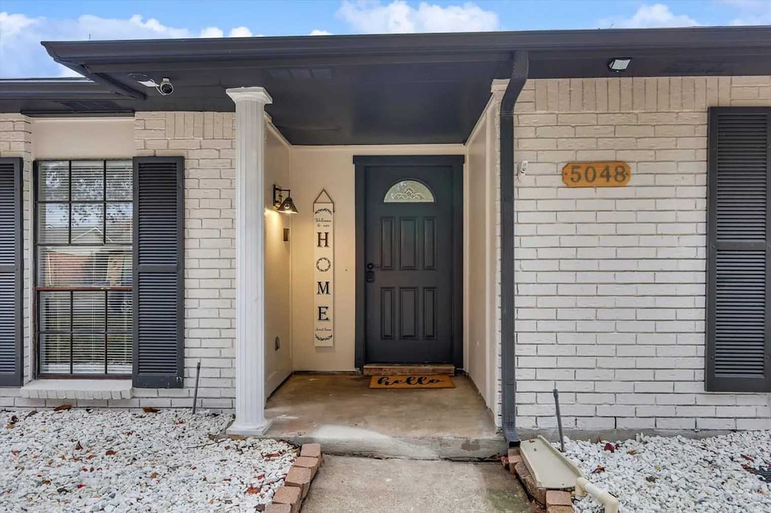 5 bed, 2.0 bath, 2518 sqft, $9,350 — Photo 4