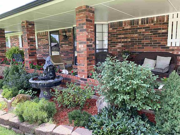 2nd image of 3116 Woodside Dr