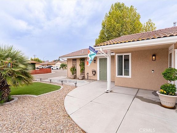 3rd image of 205 Honeysuckle Ln