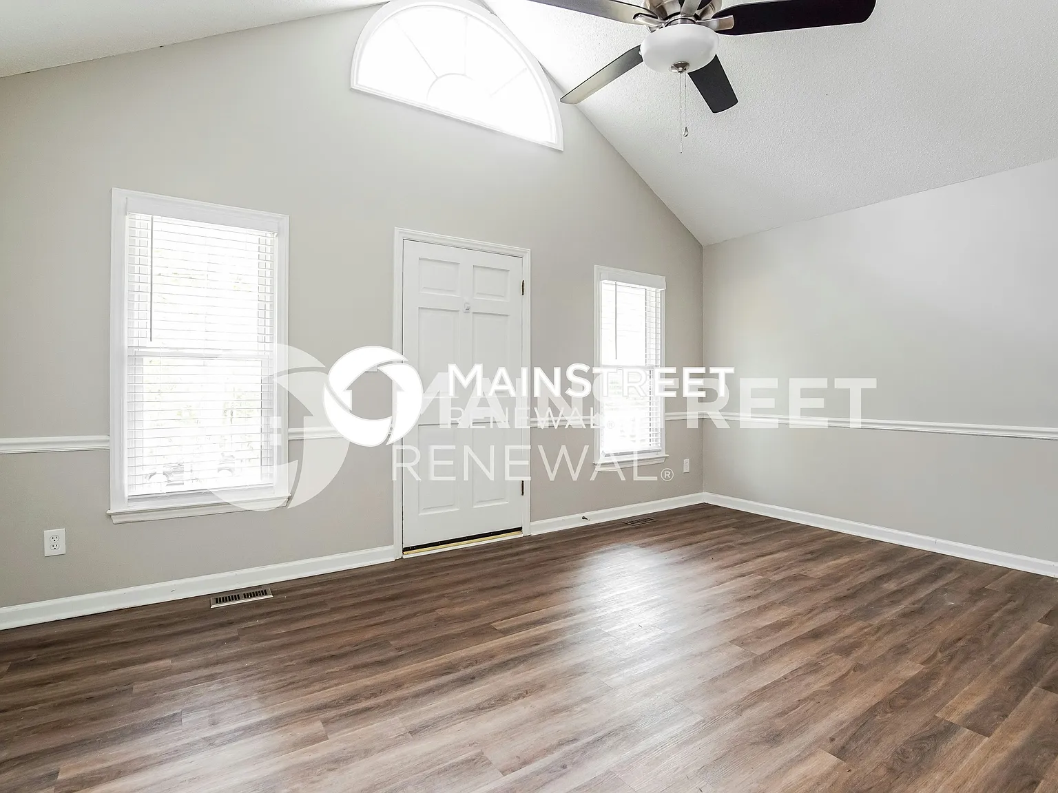 2909 Brittany Dr — Photo 4