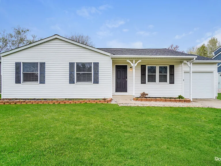 8811 Seabright Dr — Photo 1