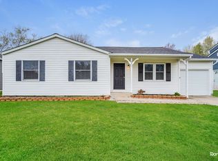 8811 Seabright Dr, Powell, OH 43065