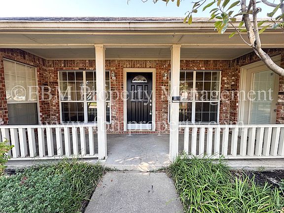4th image of 803 Lakeway Dr