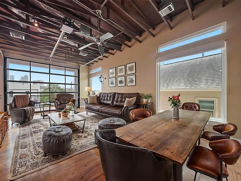 1514 Stanford St — Photo 4