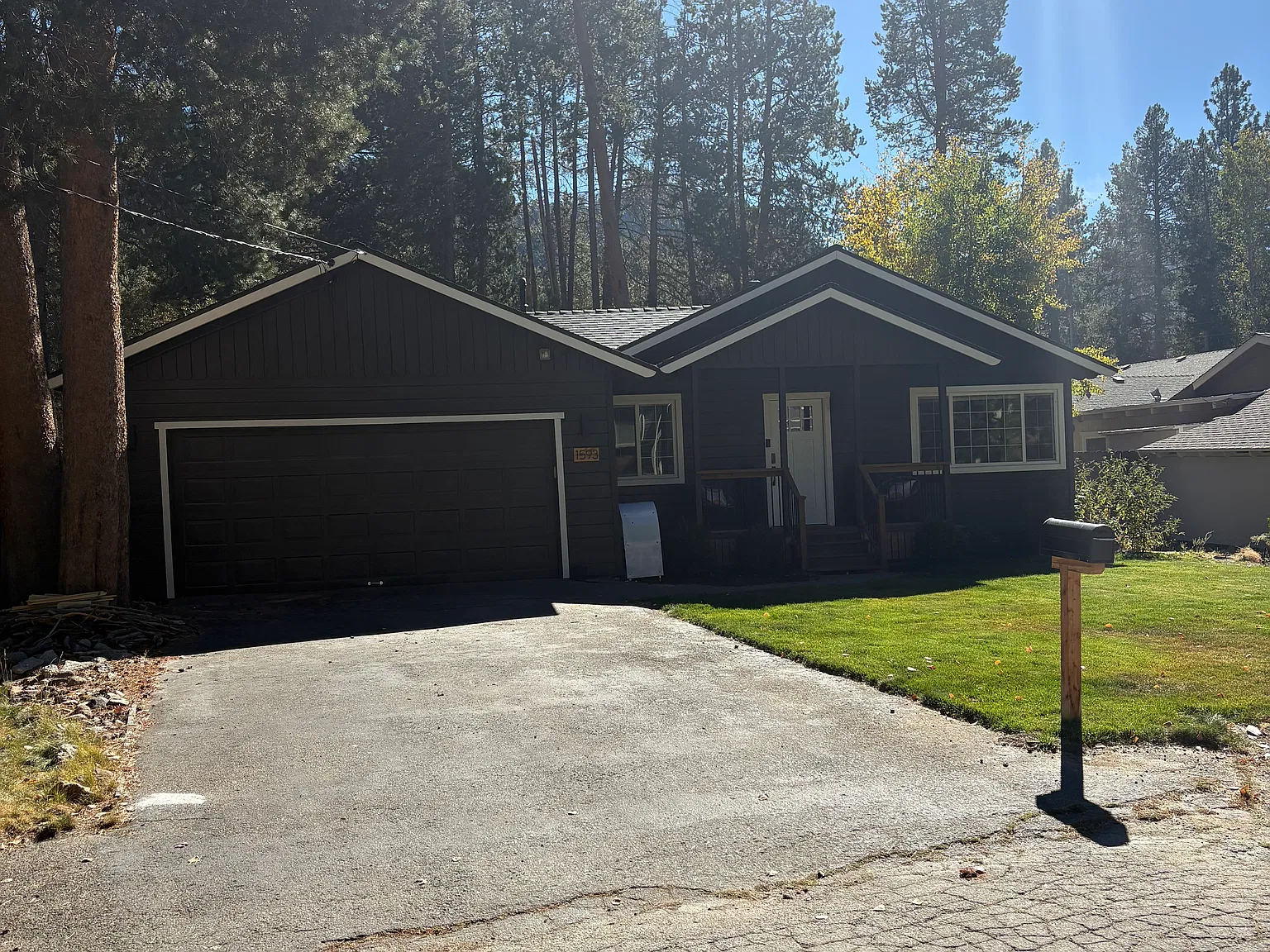 3 bed, 1144 sqft, $4,600 — Photo 1