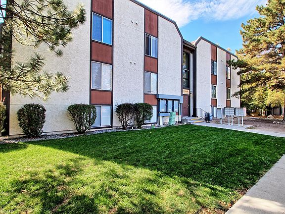 2nd image of 3156 Lakeside Dr APT 303