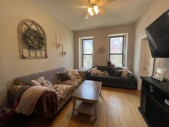 5th image of 857 N Marshfield Ave #1