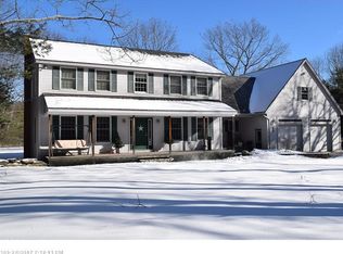 8 Lilac Ln, Topsham, ME 04086