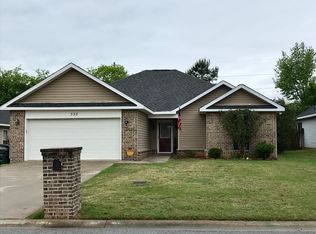 332 Hidden Creek Cir, Warner Robins, GA 31088